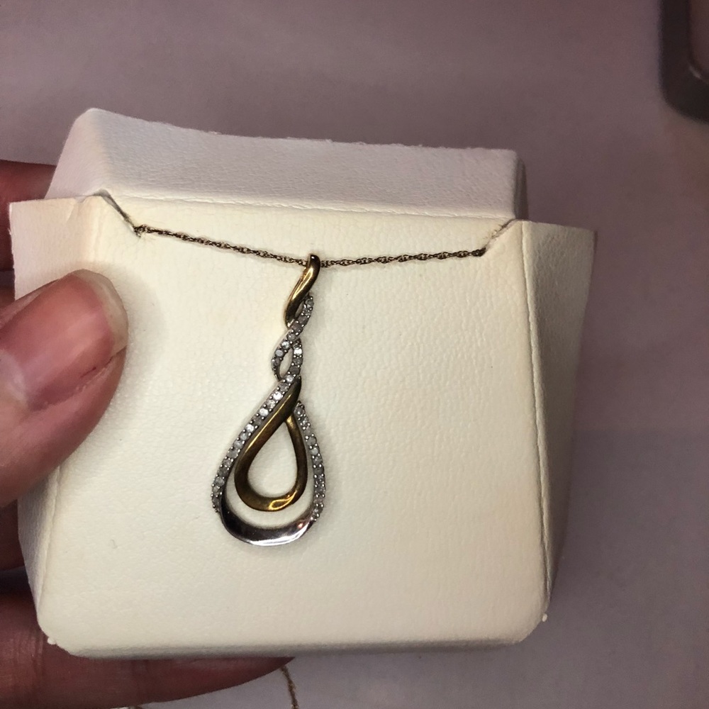 Infinity Diamond pendant with chain